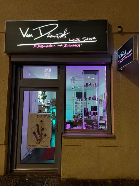 Außenansicht vom E-Zigaretten Shop Berlin – zentral gelegen und gut erreichbar
