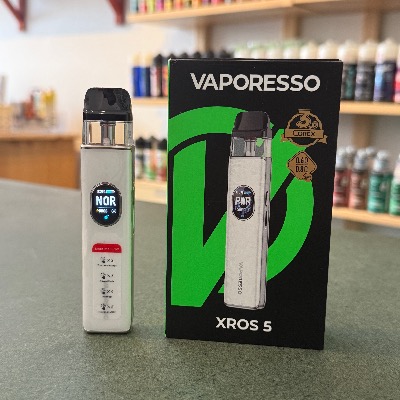 Vaporesso-X-Ros-Pro-E-Zigaretten-Set-in-Berlin-kaufen
Vaporesso XROS 5 E-Zigarette – modernes Pod-System mit variabler Leistung und wiederbefüllbaren Pods, ideal für Einsteiger und erfahrene Dampfer, erhältlich bei VanDampf Berlin